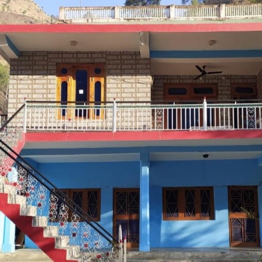Tirthan River Front Home Stay